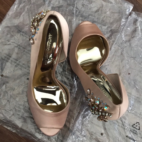 Antonio Melani Rhinestone Pumps - Picture 6 of 8